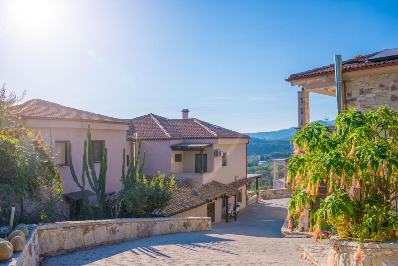 Salvator Villas & Spa Hotel Parga Exterior photo